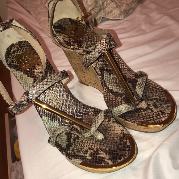 Snakeskin print wedges - Picture 2 of 3